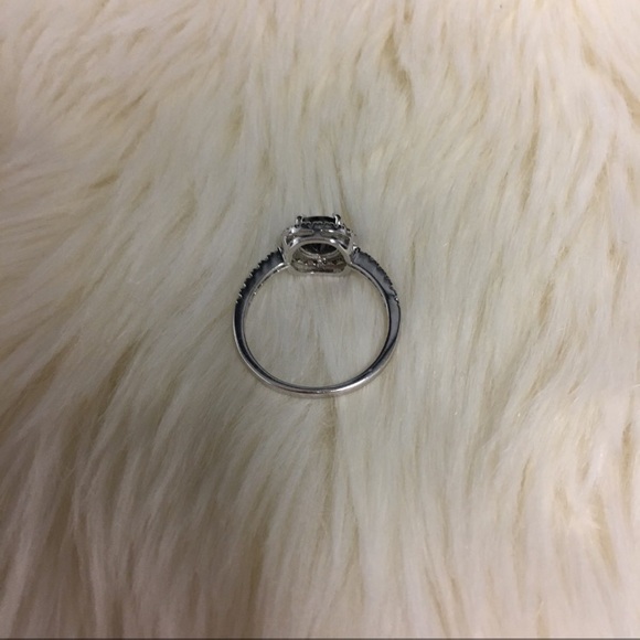 Fragrant Jewels Onyx Birthstone Ring - Picture 3 of 3